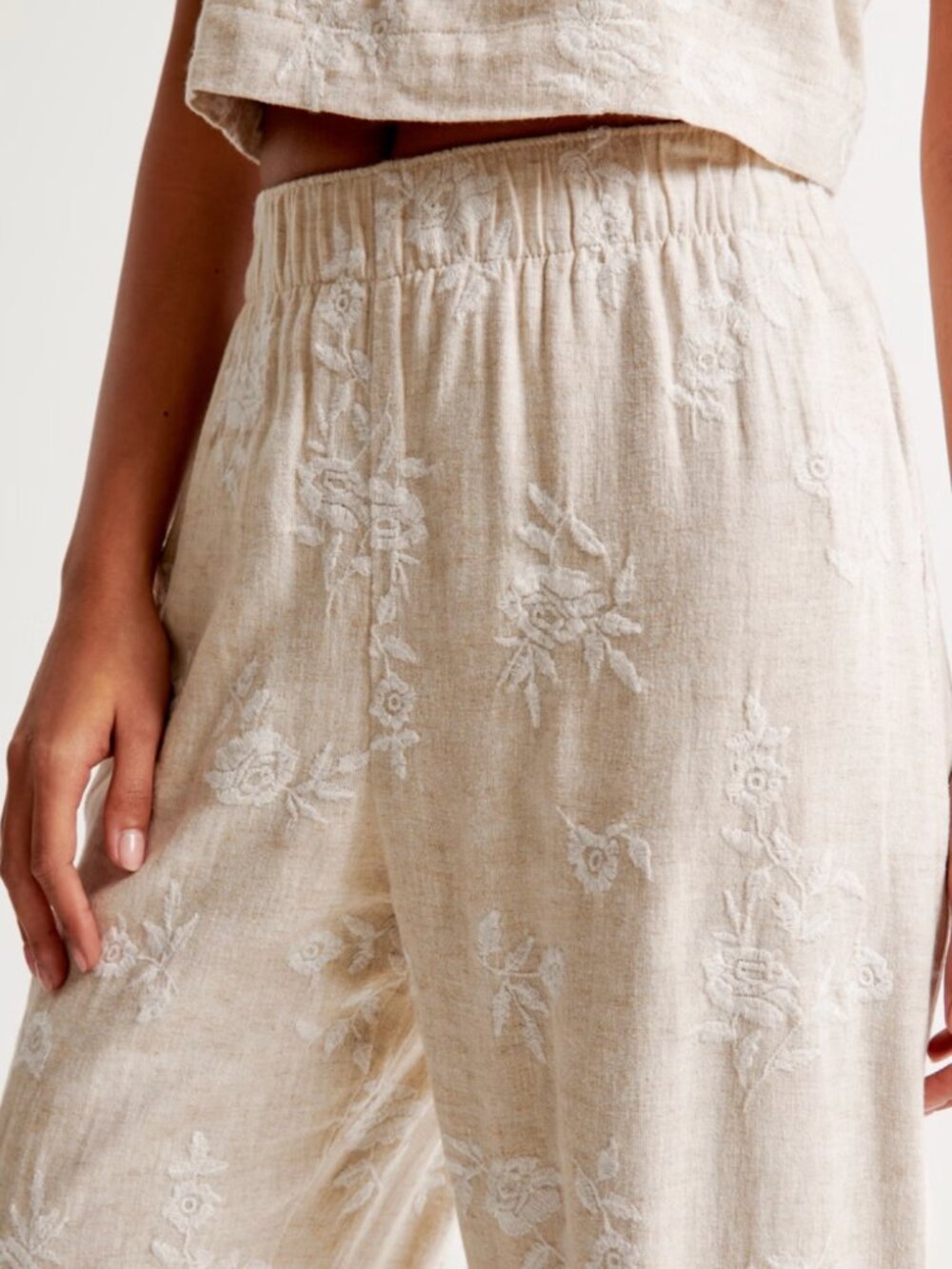 Abercrombie & Fitch Floral Embroidered Pull-On Linen Wide Leg Pants
